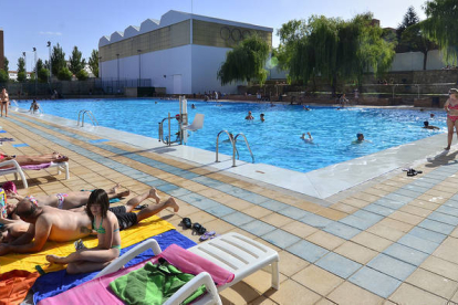 La piscina del polideportivo del San Andrés, en una imagen del año pasado. / ÁLVARO MARTÍNEZ-