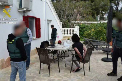 La Guardia Civil detiene a un neonazi alemán en Mallorca.-EFE