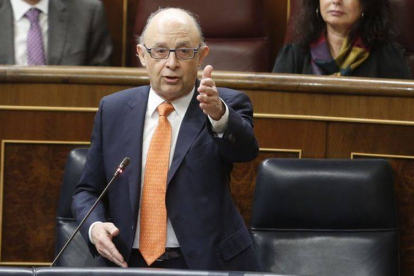 El ministro de Hacienda, Cristóbal Montoro, en el Congreso.-Foto: AGUSTÍN CATALÁN
