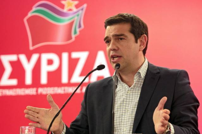 Alexis Tsipras, primer ministro griego, interviene ante el comité central de Syriza este sábado, en Atenas.-Foto EFE / PANTELIS SAITAS