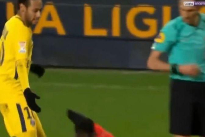 El gesto de Neymar.-EL PERIÓDICO