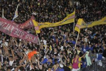 Miles de personas abarrotan la plaza Mayor y estallan de alegría tras el pregón de Ignacio Gutiérrez /El Jurado de El Salvador hizo un recorrido entusiasta por las fiestas / En la corrida que abrió los festejos el gran triunfador fue el torero soriano Rubén SanzMiles de personas abarrotan la plaza Mayor y estallan de alegría tras el pregón de Ignacio Gutiérrez /El Jurado de El Salvador hizo un recorrido entusiasta por las fiestas / En la corrida que abrió los festejos el gran triunfador fue el torero soriano Rubén Sanz