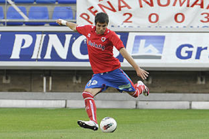 Cabrera durante su debut en Liga con el Numancia ante el Girona. / ÚRSULA SIERRA-