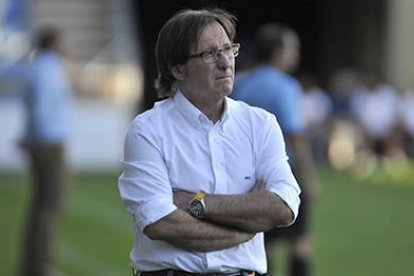 El entrenador del Numancia, Juan Antonio Anquela. / DIEGO MAYOR-