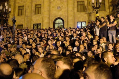 Manifestación en apoyo de de Pashinyan, el pasado 3 de octubre.-AFP / KAREN MINASYAN