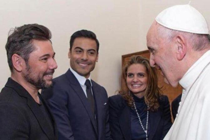 Miguel Poveda, con el Papa.-INSTAGRAM