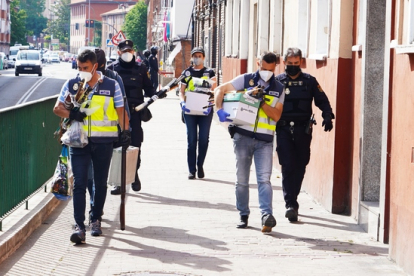 Operación policial en la calle Pavo Real de Valladolid. ICAL
