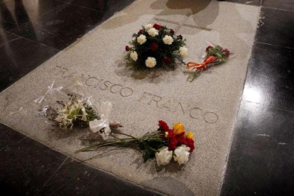 Tumba de Francisco Franco en el Valle de los Caídos.-JOSÉ LUIS ROCA
