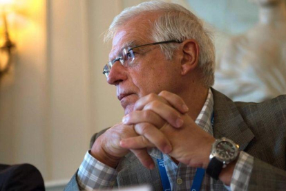 El ministro de Exteriores, Josep Borrell.-EFE/ PEDRO PUENTE HOYOS