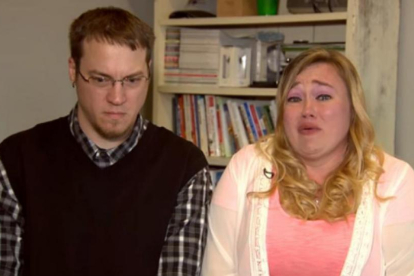 El matrimonio Martin pide disculpas por usar a sus hijos en las bromas que colgaban en su canal.-YOUTUBE / DADDYOFIVE