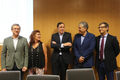El consejero de Sanidad, Antonio Sáez, mantiene un encuentro informativo sobre proyectos de unidades de gestión clínica en Castilla y León-ICAL
