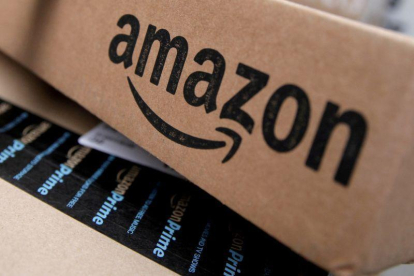 Una caja de Amazon.-REUTERS / MIKE SEGAR