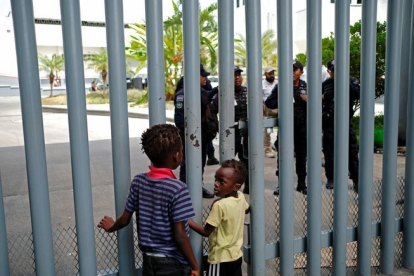 Los niños africanos en el Instituo Nacionalde Migración en la frontera sur de México.-REUTERS