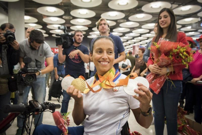 La nadadora zaragozana Teresa Perales, a su llegada al Aeropuerto Adofo Suárez Madrid-Barajas el pasado miércoles.-EFE