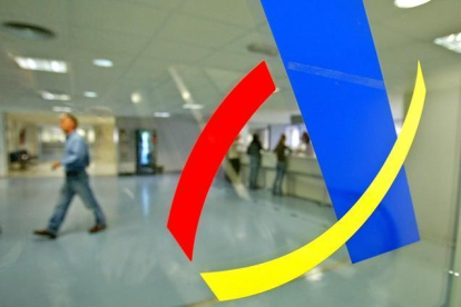 Una oficina de la Agencia Tributaria.-QUIM ROSER