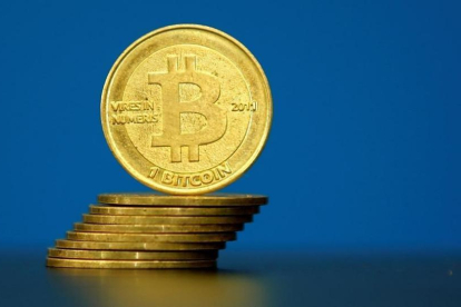 Monedas bitcoins.-REUTERS