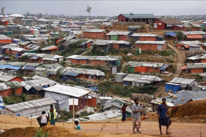 Vista del mayor campo de refugiados del mundo, Kutupalong en Bangladés.-EFE
