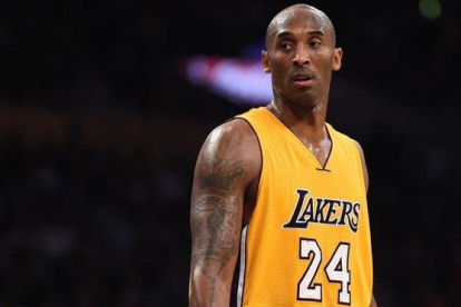 Kobe Bryant, en un partido con los Lakers.-AFP