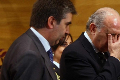 Ignacio Cosió y Jorge Fernández Díaz, en 2012.-EL PERIÓDICO