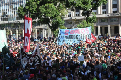 Protesta en Argentina por las políticas del Gobierno de Mauricio Macri y la crisis económica.-EFE
