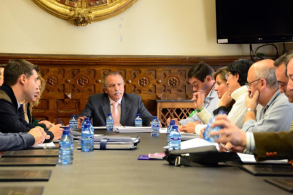 Miembros de la Comisión de Planes de Diputación-A. M.