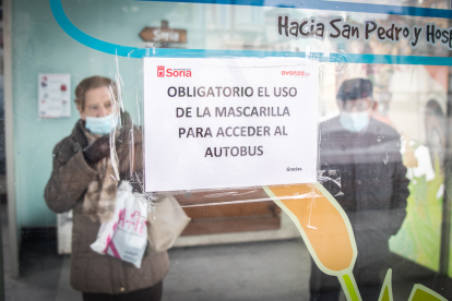 Este martes 7 de febrero es el último día de mascarilla obligatoria en los medios de transporte.-G. MONTESEGURO