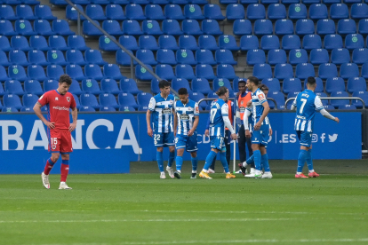 Desolación en el numantino Diego Aguirre tras el segundo gol del Depor. Área 11
