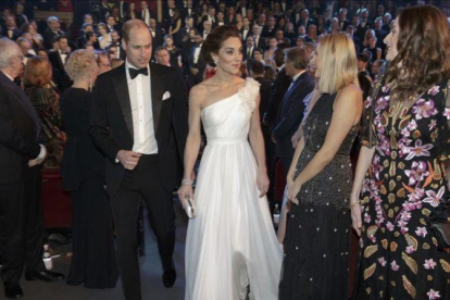 Los duques de Cambridge, a su llegada a los Premios Bafta.-AP / TIM IRELAND