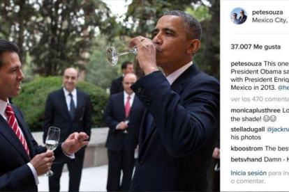Uno de los posts de Souza en el que se ve a Barack Obama bebiendo tequila con Enrique Peña Nieto.-INSTAGRAM