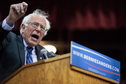 El candidato demócrata, Bernie Sanders, en un acto de campaña en Salem, Oregon.-ROB KERR / AFP