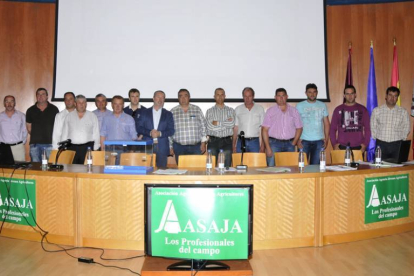 La nueva junta directiva de Asaja en la asamblea general.-VALENTÍN GUISANDE