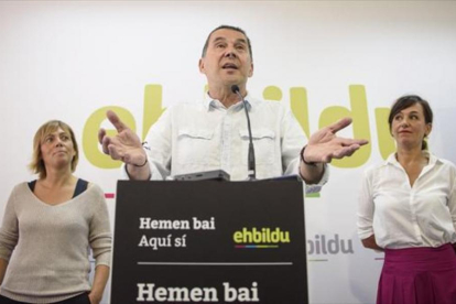 El aspirante de EH Bildu a lendakari, Arnaldo Otegi, en una comparecencia ante la prensa en Bilbao.-JAVIER ZORRILLA