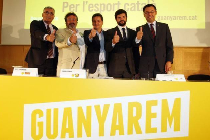 Collet, Domingo, Vinyals, Esteva y Bartomeu, en la presentación de la campaña Guanyarem.-Foto: IGNASI PAREDES