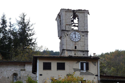 Daños en la torre de Castel Santangelo sul Nera.-PIETRO CROCCHIONI / AP