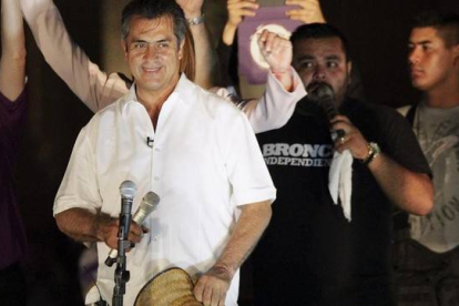 Jaime Rodríguez, el Bronco, celebrando su éxito electoral-Foto: AGENCIAS