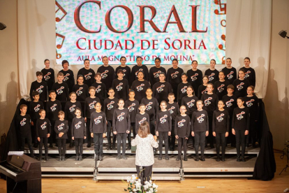 Concierto de la Coral Voces Blancas de Soria y el Coro Jorbalán de Logroño. MARIO TEJEDOR (21)