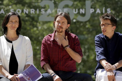 Carolina Bescansa, Pablo Iglesias e Ínigo Errejón, en una imagen de archivo. /-JOSE LUIS ROCA