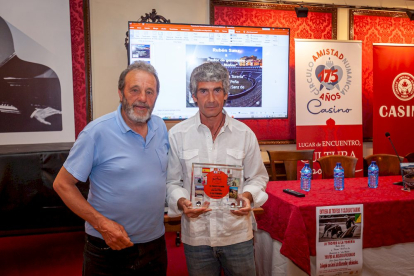 Trofeo a la torería para Rubén Sanz. MARIO TEJEDOR