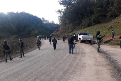 Las fuerzas federales en el sitio del enfrentamiento entre dos grupos armados en el estado de Guerrero Mexico-EFE  Quadratin