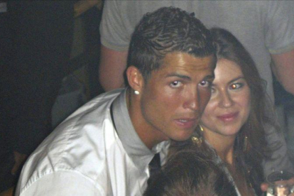 Cristiano Ronaldo y Kathryn Mayorga, en junio del 2009 en Las Vegas.-EL PERIÓDICO