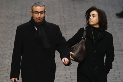 Ana María Tejeiro y su marido, Diego Torres.-REUTERS