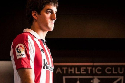 Mikel San José con la camiseta del Athletic Club de Bilbao.-EL PERIÓDICO (TWITTER)