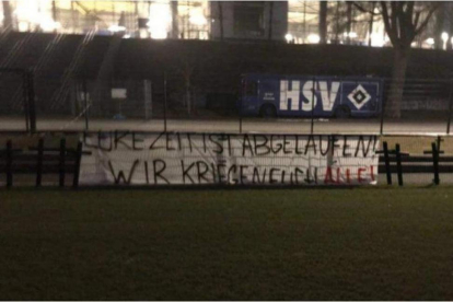 Imagen de las amenazas de los ultras del Hamburgo-EL PERIÓDICO