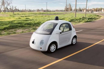 Un coche autónomo de Google (Waymo).-