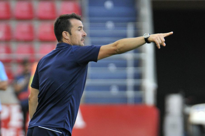 López Garai se mostró decepcionado con el nivel que ofreció su equipo en Lugo.-Área 11