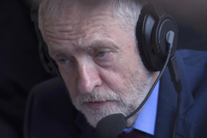 El líder laborista, Jeremy Corbyn, durante una rueda de prensa, el viernes en Londres.-REUTERS / TOBY MELVILLE