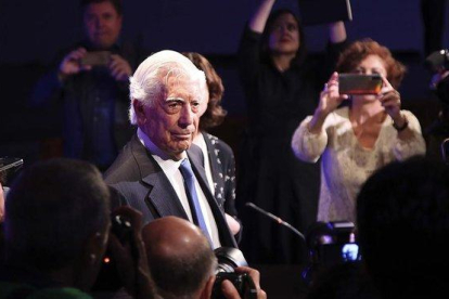 Mario Vargas Llosa, durante la presentación en Madrid de la novela ’Tiempos recios’-DAVID CASTRO