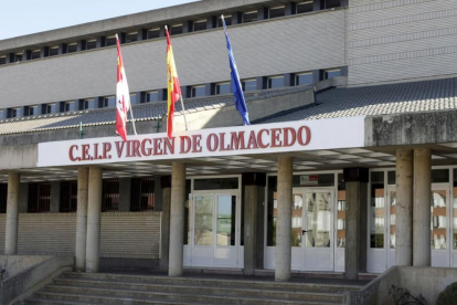 Colegio de la Virgen de Olmacedo-L.A.T.