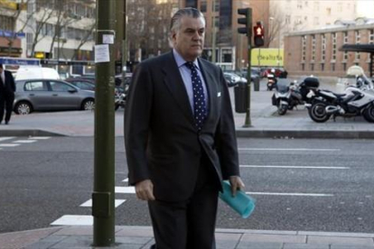 Bárcenas a su llegada a los juzgados de la plaza de Castilla de Madrid.-JOSÉ LUIS ROCA