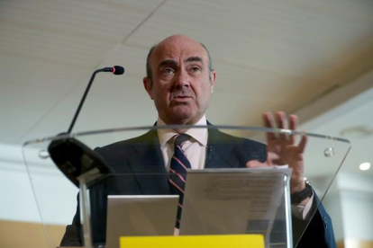 El vicepresidente del BCE. Luis de Guindos, en una imagen de archivo.-JAVIER LIZON (EFE)
